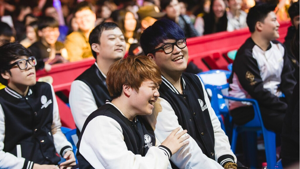 AYX-包含Rookie迎来十二赛季高光表现，加拿大队球迷沸腾！的词条